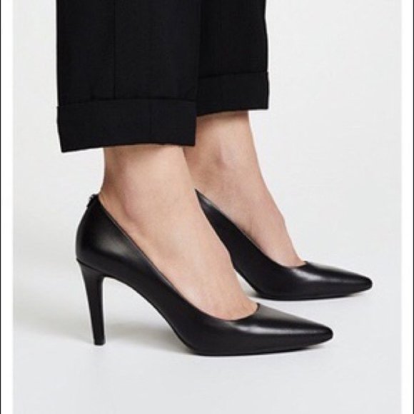 New Michael Kors Dorothy Flex Pumps - Picture 2 of 9